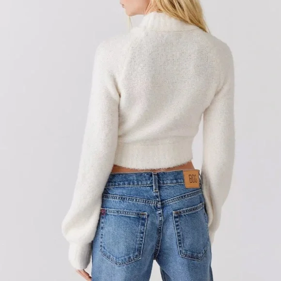 🤍UO Avril Cropped Mock Neck Jumper🤍 - Picture 3 of 11